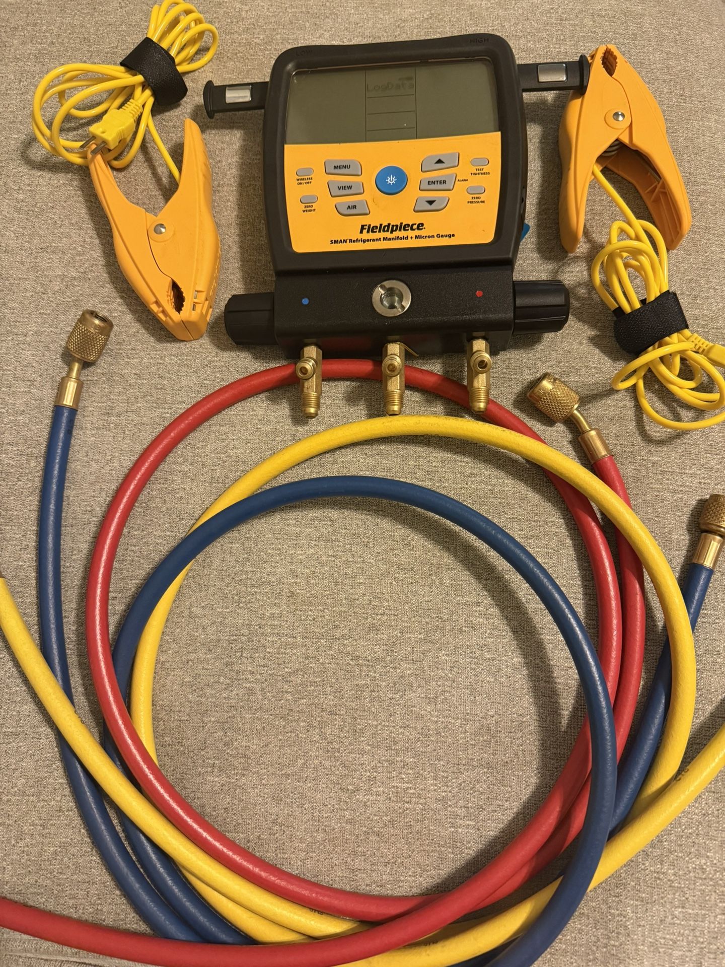 Fieldpiece Manifold And Gauge Set