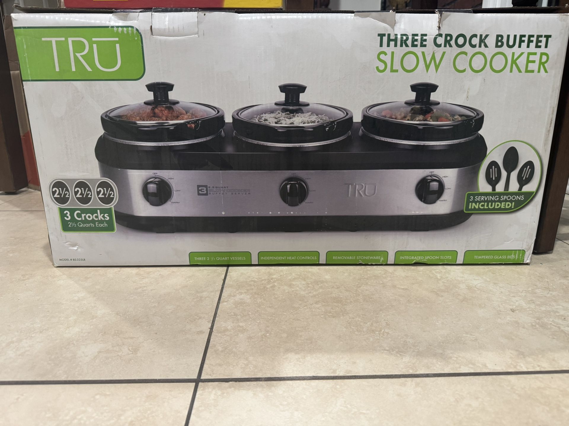 TRU Triple Buffet Server, Three 2 1/2 Quart Removable Inserts