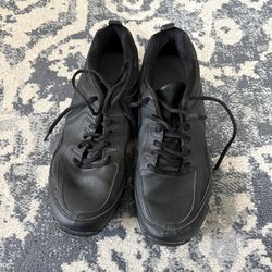 Men’s Reebok Black Shoes Dize 12  Men’s Puma Black Sneskers  Size 13