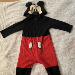 Mickey Mouse Outfit 