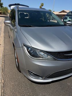 Chrysler Pacifica Touring Edition
