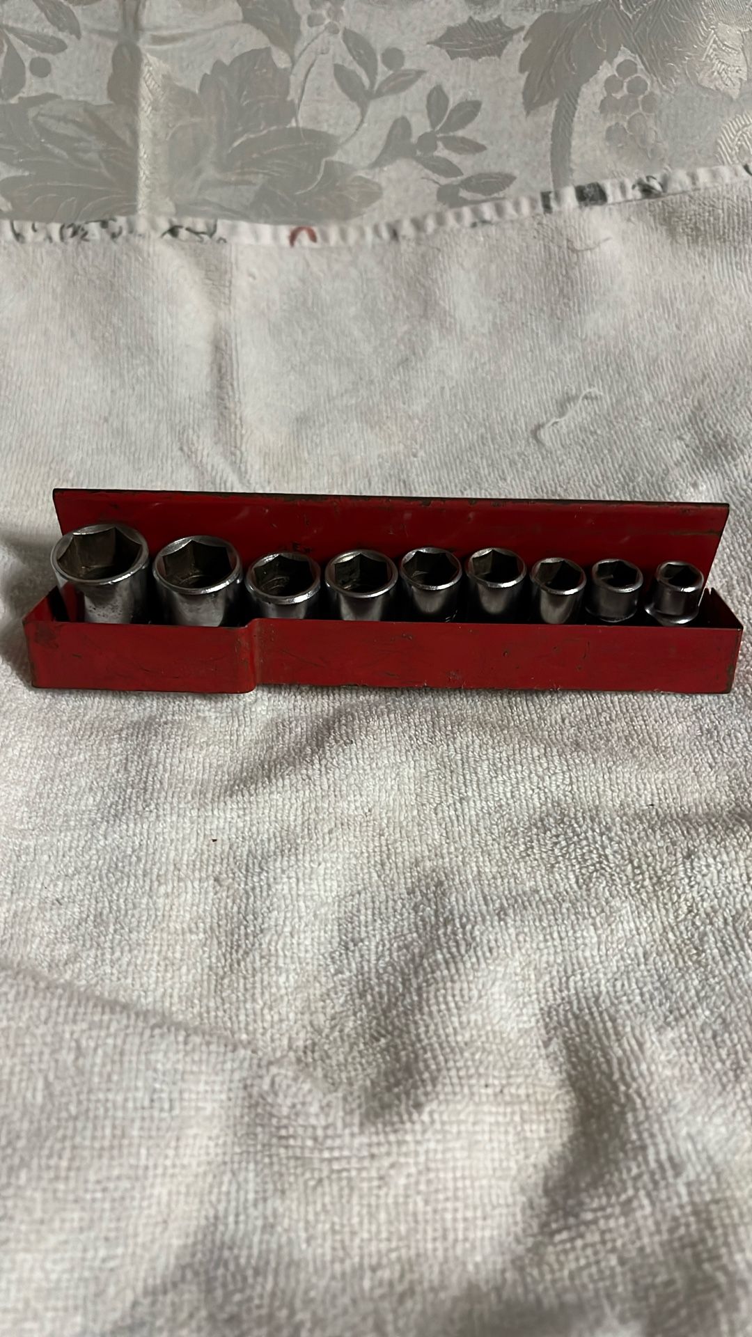 VINTAGE HUSKY TOOLS