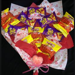 candy bouquet//chips bouquet/ gifts for jim /regalos para el / valentine box for him/valentines Day /valentines Bouquet 