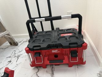 Milwaukee PACKOUT Tool Box