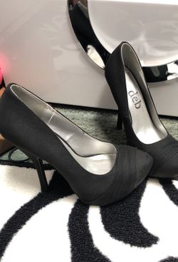 Black heels size 7