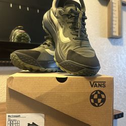 Vans -  MTE (weather-resistant / trail style)