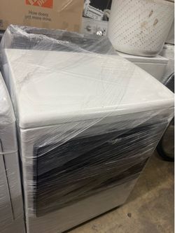 Whirpool steam 7.4 cu Ft  gas dryer top load  like new condition