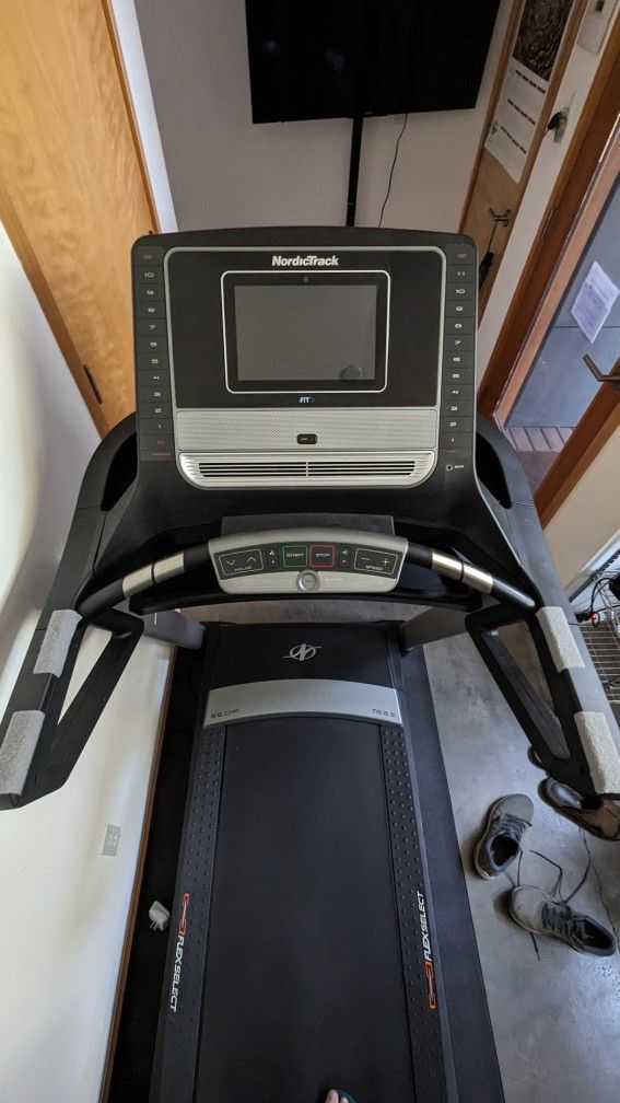 Nordictrack T8.5s Treadmill for Sale in Seattle, WA OfferUp