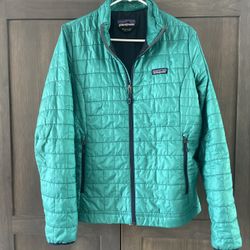 Women’s Patagonia Green Nano puff Jacket Size Medium 