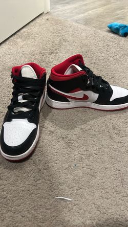 Nike Air Jordan 1 mid sneakers