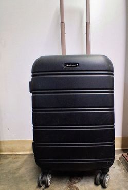 Rockland Carry-On Spinner Suitcase Rolling Luggage Black