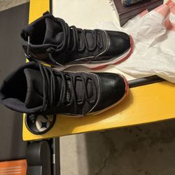 Jordan bred (used) Men Size 13 $100