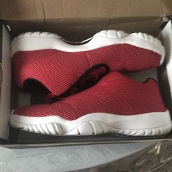 Low Red future Jordan’s $30 or Best Offer❗️