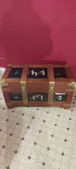 Chinese trunk chest