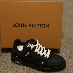  Louis Vuitton Trainer 'Embossed Monogram - Black'