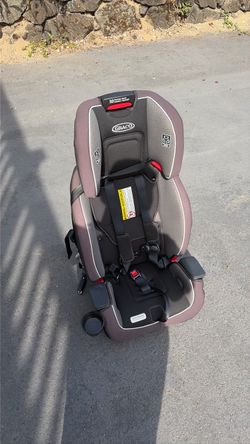 Graco baby seat for car or van….nice condition…free from smell. Well taken care of