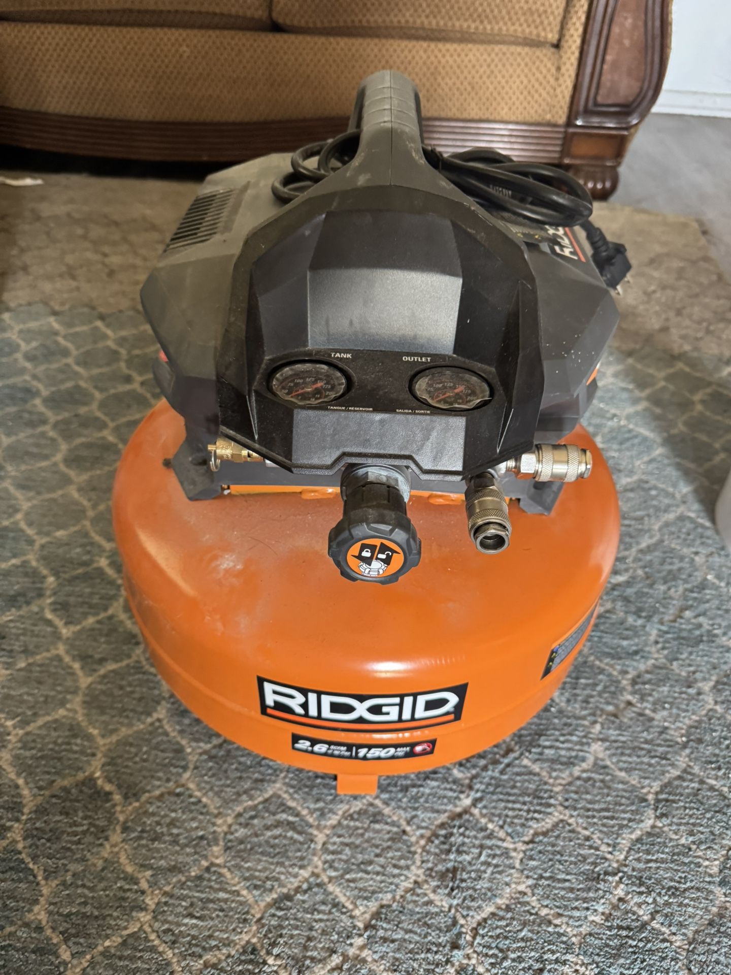 Rigid 6 Gallon Compressor 
