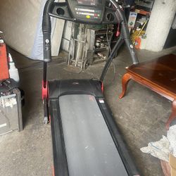 Used Smooth Fitness 5.65 Treadmill Machine 