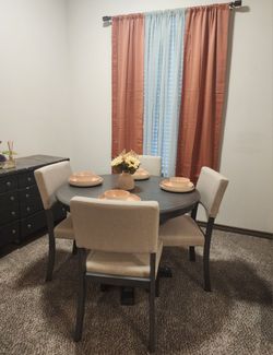 Dinning CHAIRS (4)