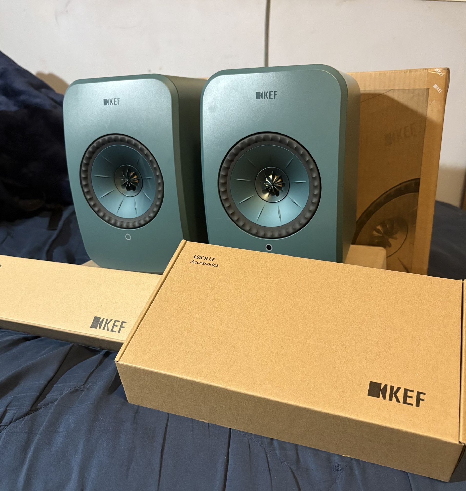 KEF - Green LSX II LT (Wireless Hi-Fi Speakers) - Audiophile-Grade Compact Sound System - Home Entertainment Ready