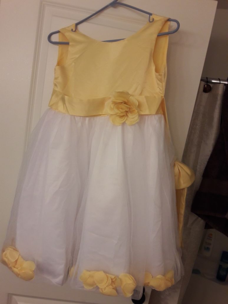 2 Yellow dresses