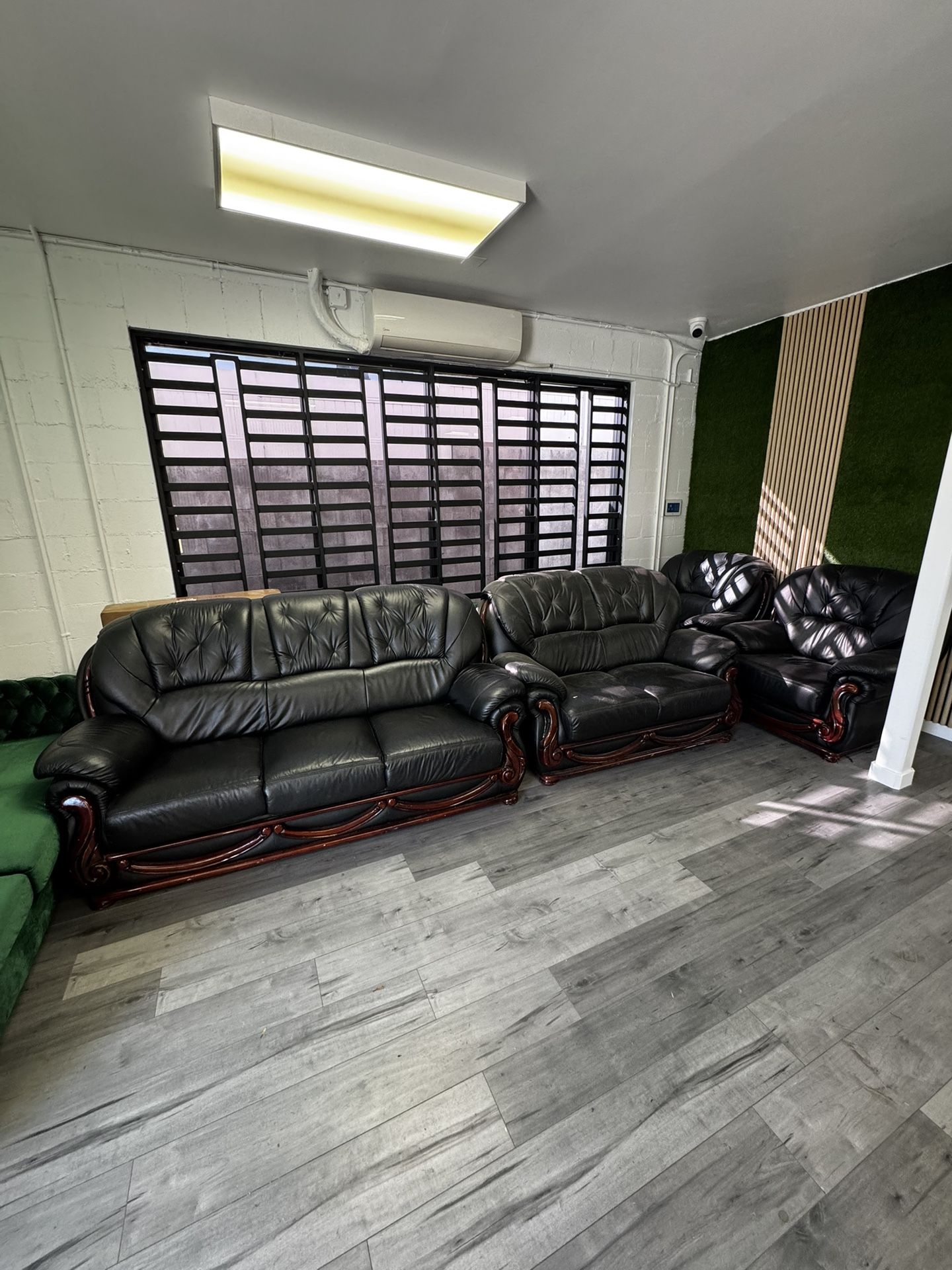 Sofas With 2 Chairs