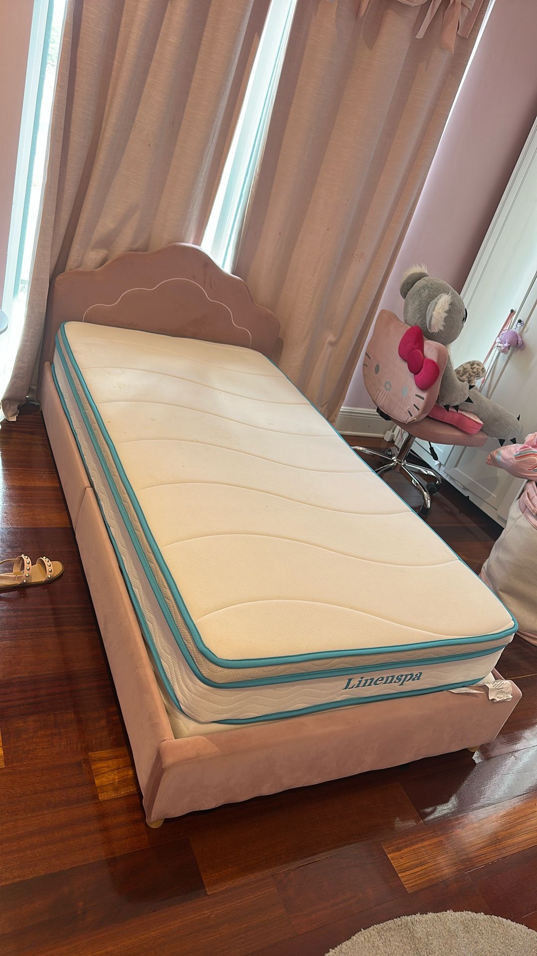 Twin Bed