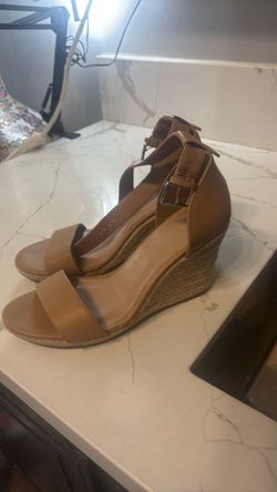 Sz 9.5 tan ankle straps wedges by “a new day”