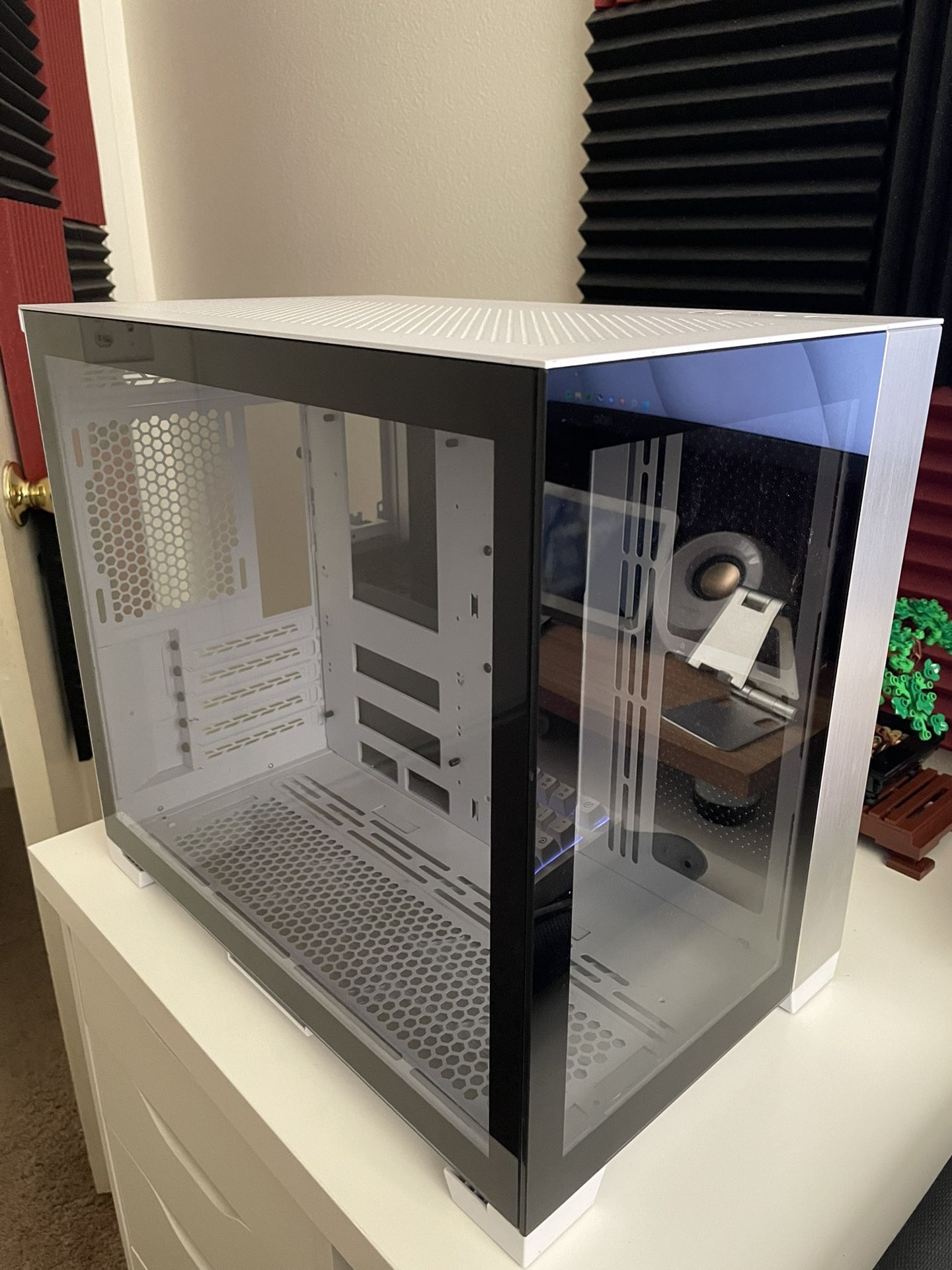 Lian Li O-11 Mini White 