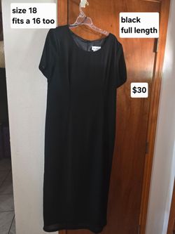 Black formal dress size 18 fits at 16 too.
$30
Pick up in Harlingen, I live near Walmart
Antiques