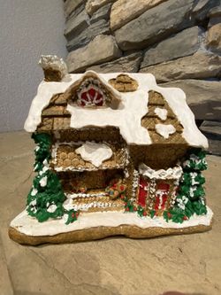 Hand Painted Vintage Christmas Gingerbread Houses