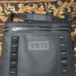Yeti Hopper 18 Cooler Ice Chest 