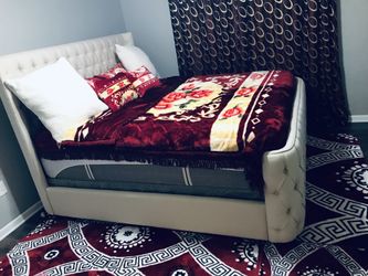 Tufted KING Bed Frame w/ Custom Crystal Tufted KING Bed Frame w/ Custom Crystal Buttons – $400 Cash (Mattress)Set for Sale – OBO (Moving Sale)