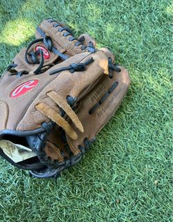 Rawlings 11" Baseballa Glove $30