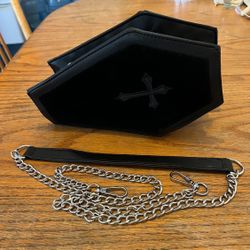 Spirit Halloween Like New Beautiful Condition Black Soft Smooth Faux Leather Coffin Shape Purse 
