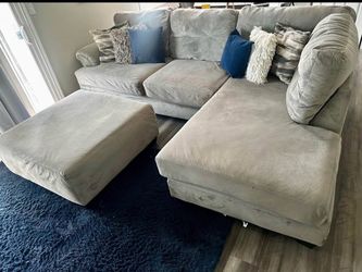Kroehler oversized sectional w ottoman