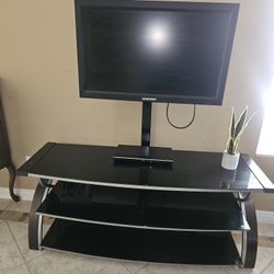 Tv Stand And Monitor With Blu Ray