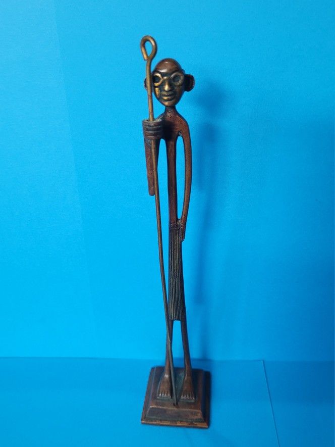 VINTAGE ART 10.5” SOLID BRASSFIGURE OF MAHATMA GANDHIMAN STATUE WALKING.