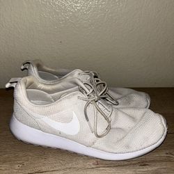 Nike Roshe One Size 9.5