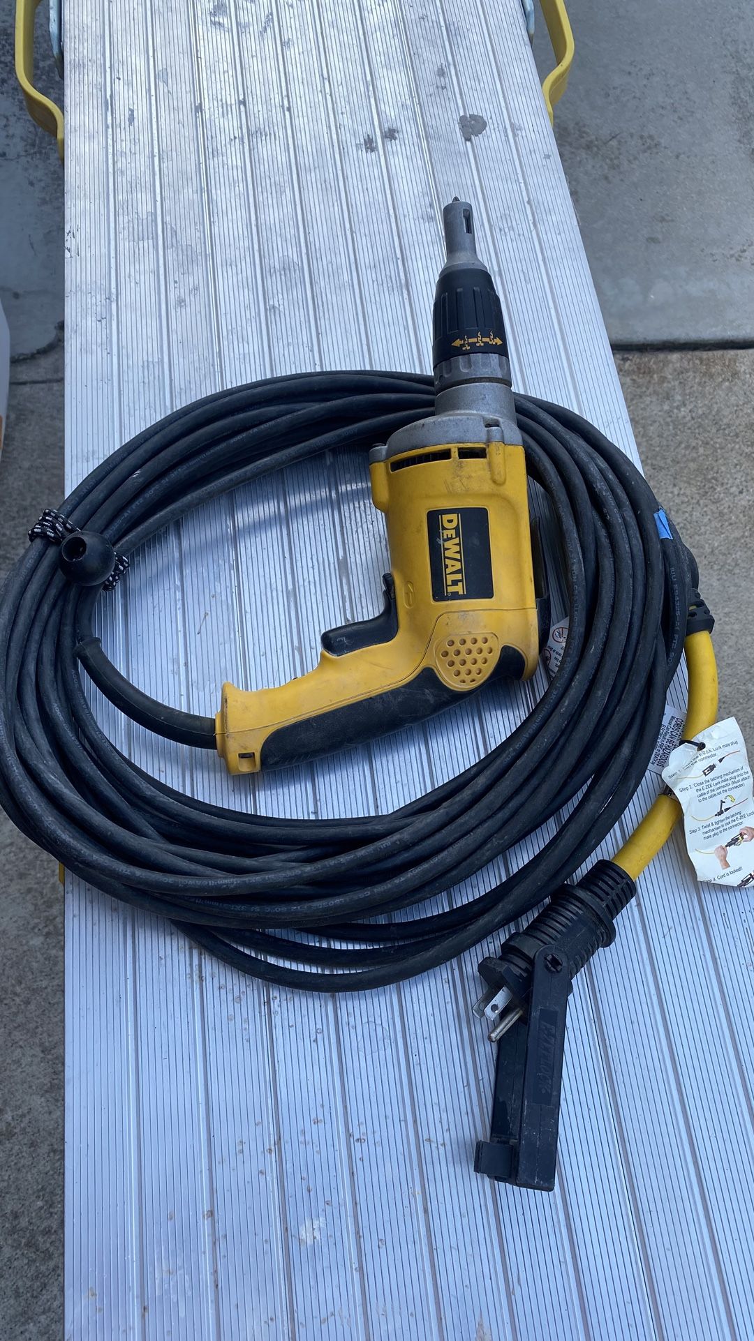 Taladro Para Drywall Con 50 Pies De Extensión