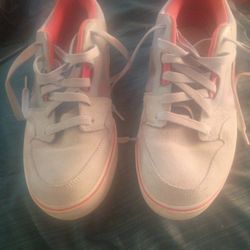 Men's Size 10 Suade Nike Delta Force