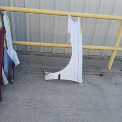 1999-02 Toyota Prius Left Fender 