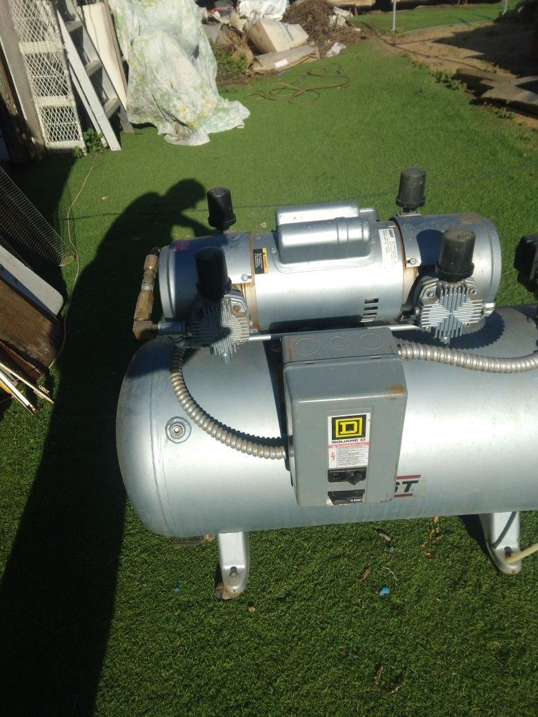GAST AIR COMPRESSOR MODEL NO. 7HDD-70TA-M750X