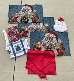 Lot of 7 Christmas Kitchen Accent Linens