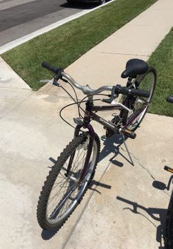 Schwinn female mountain bike