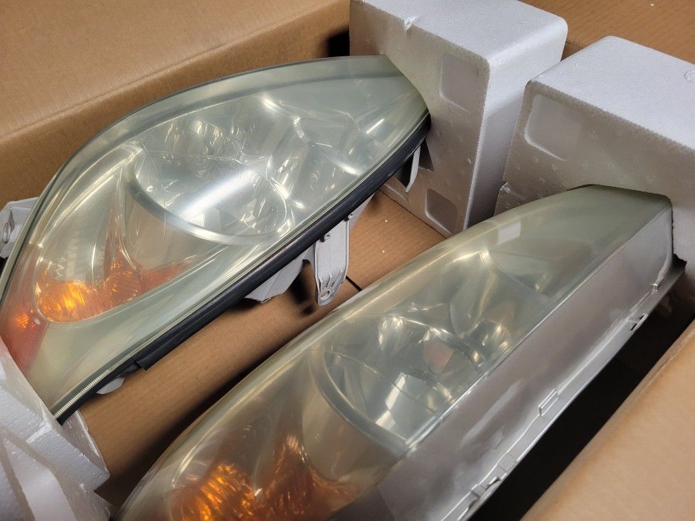 2004 Toyota Camery Headlights