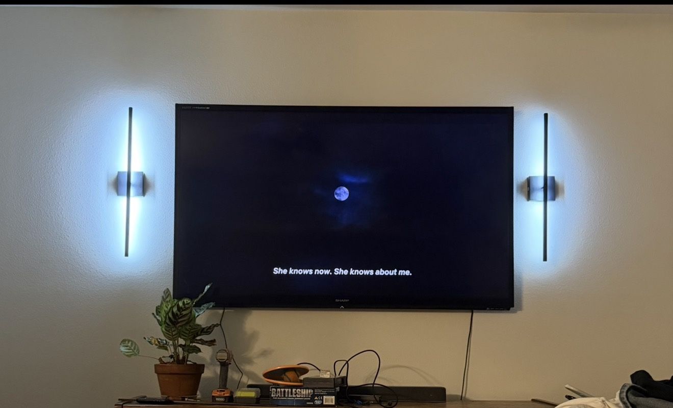 55 in Smart TV with Roku remote