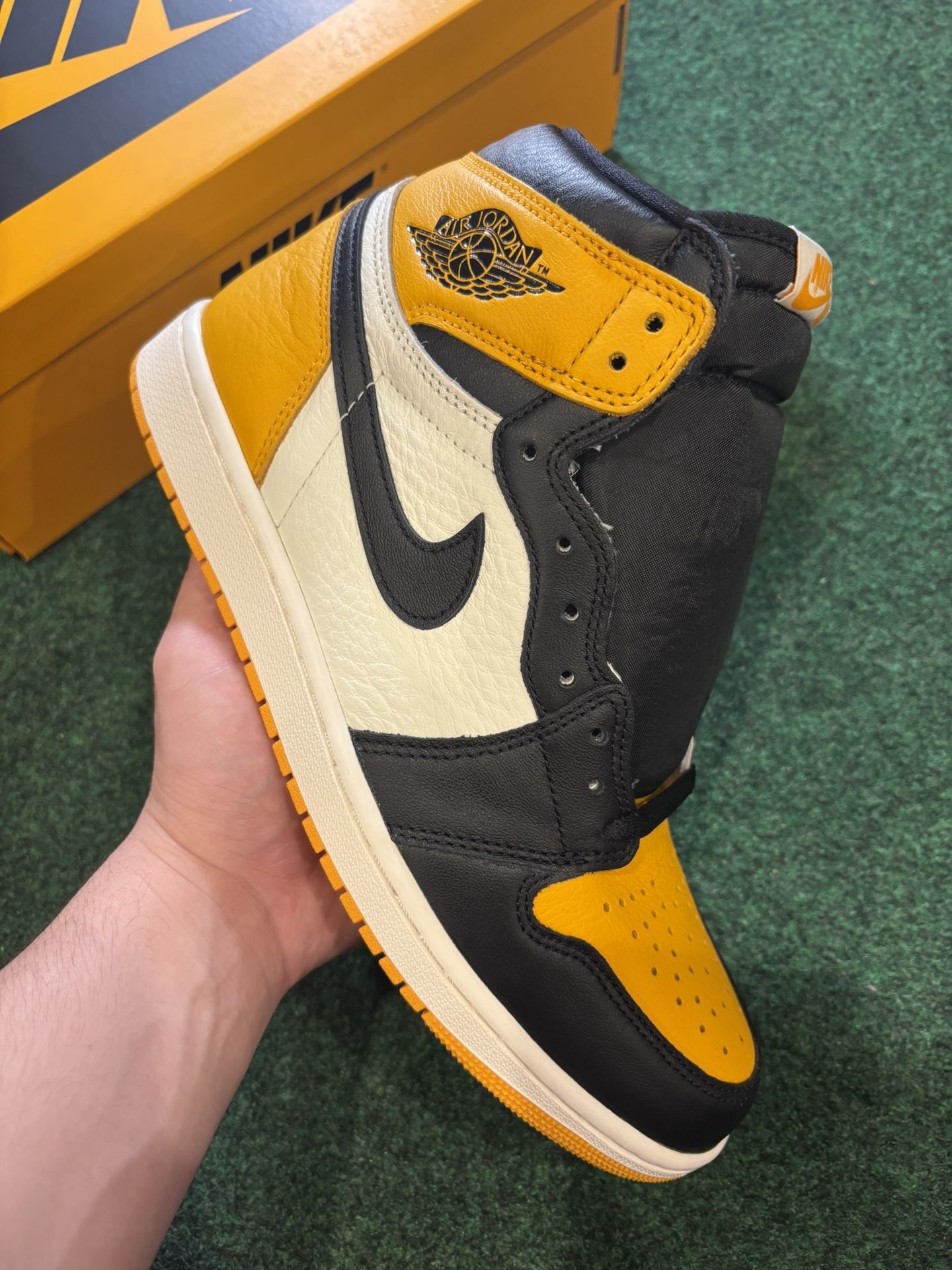 JORDAN 1 TAXI SIZE 10