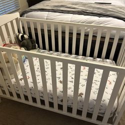 Crib for Infants and Toddlers - Three Depth Levels