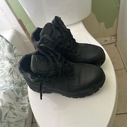 Men used work boots size 8